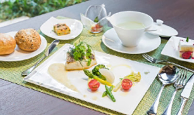 夕食メニュー例 (洋食)