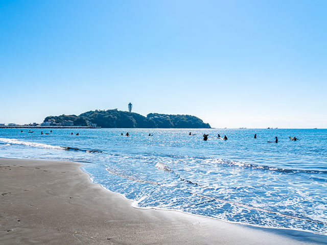 片瀬西浜から見る江の島