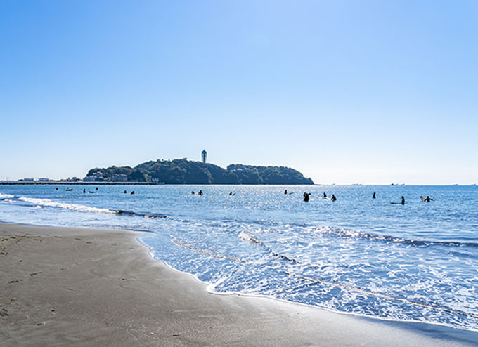 片瀬西浜から見る江ノ島