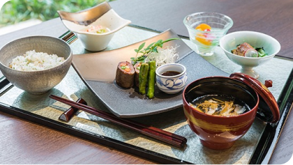 ダイニングで提供されたお食事