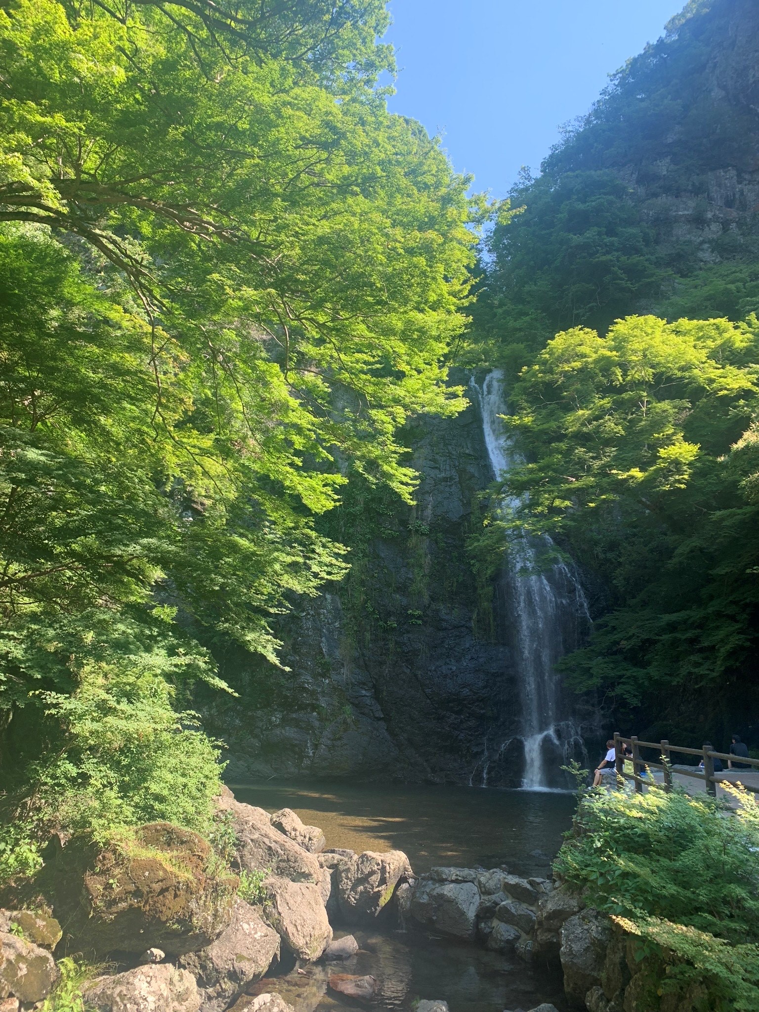 箕面の滝遠景